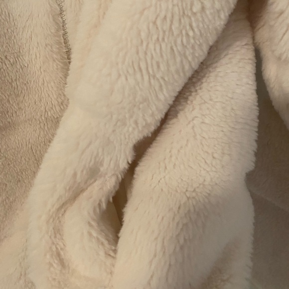 Ci Sono Vanilla Luxurious Faux Fur Coat Short Cream Chic Mobwife Winter Warm - Picture 3 of 10